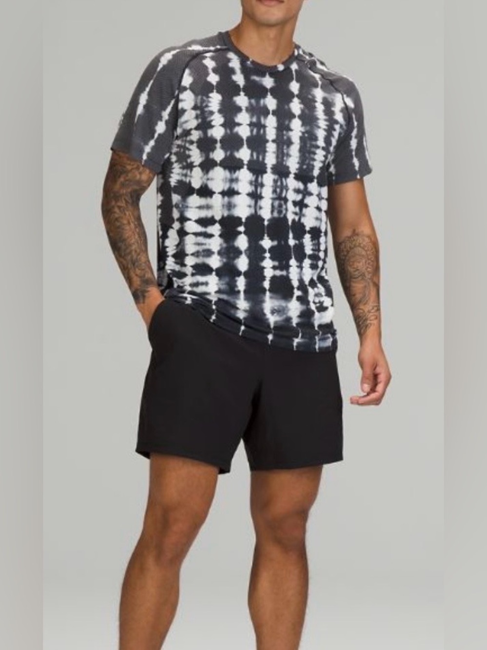 LULULEMON Mens Metal Vent Tech T shirt 2.0, size L, Shibori Dye pattern
#152